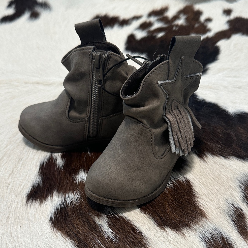 wonder nation Taupe Star Fringe Ankle Boots